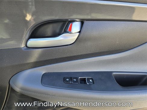 Used 2023 Hyundai Santa Fe SEL w/ Cargo Package image 17