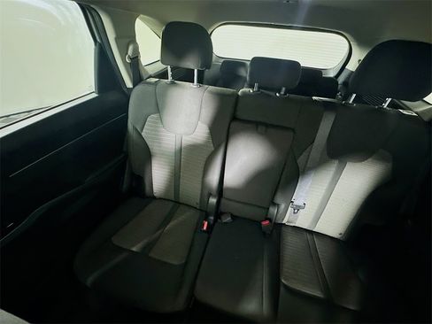 Used 2022 Kia Sorento LX image 12