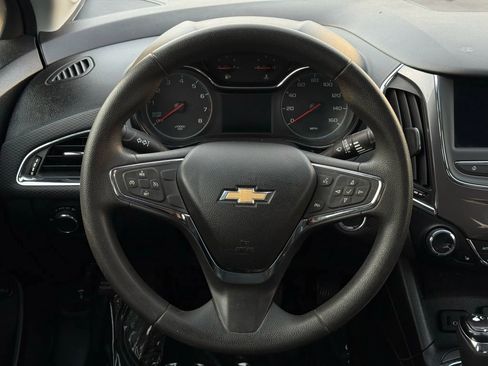Used 2019 Chevrolet Cruze LT w/ Convenience Package image 29