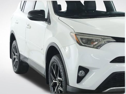 Used 2017 Toyota RAV4 SE w/ Power Extra Value Package AWD/4WD image 9