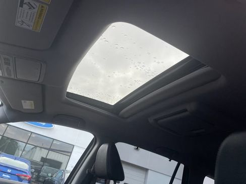 Used 2018 Honda Pilot Touring image 16