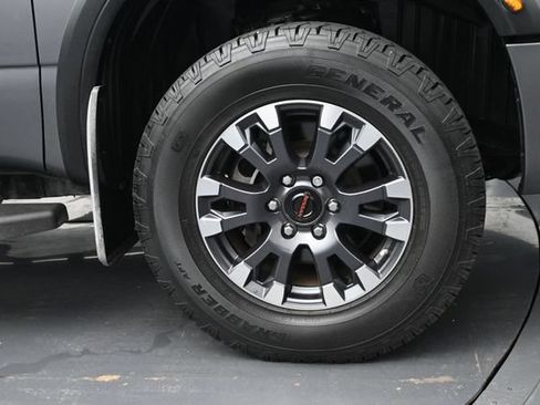 Used 2022 Nissan Titan PRO-4X w/ Pro-4x Convenience Package AWD/4WD image 39