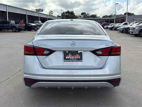 Used 2021 Nissan Altima 2.5 SV image 6