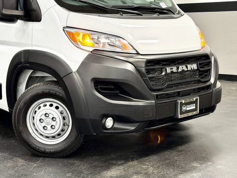 Used 2025 RAM ProMaster 2500 w/ Convenience Group FWD image 3