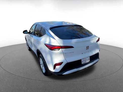 Used 2025 Buick Envista Preferred image 11