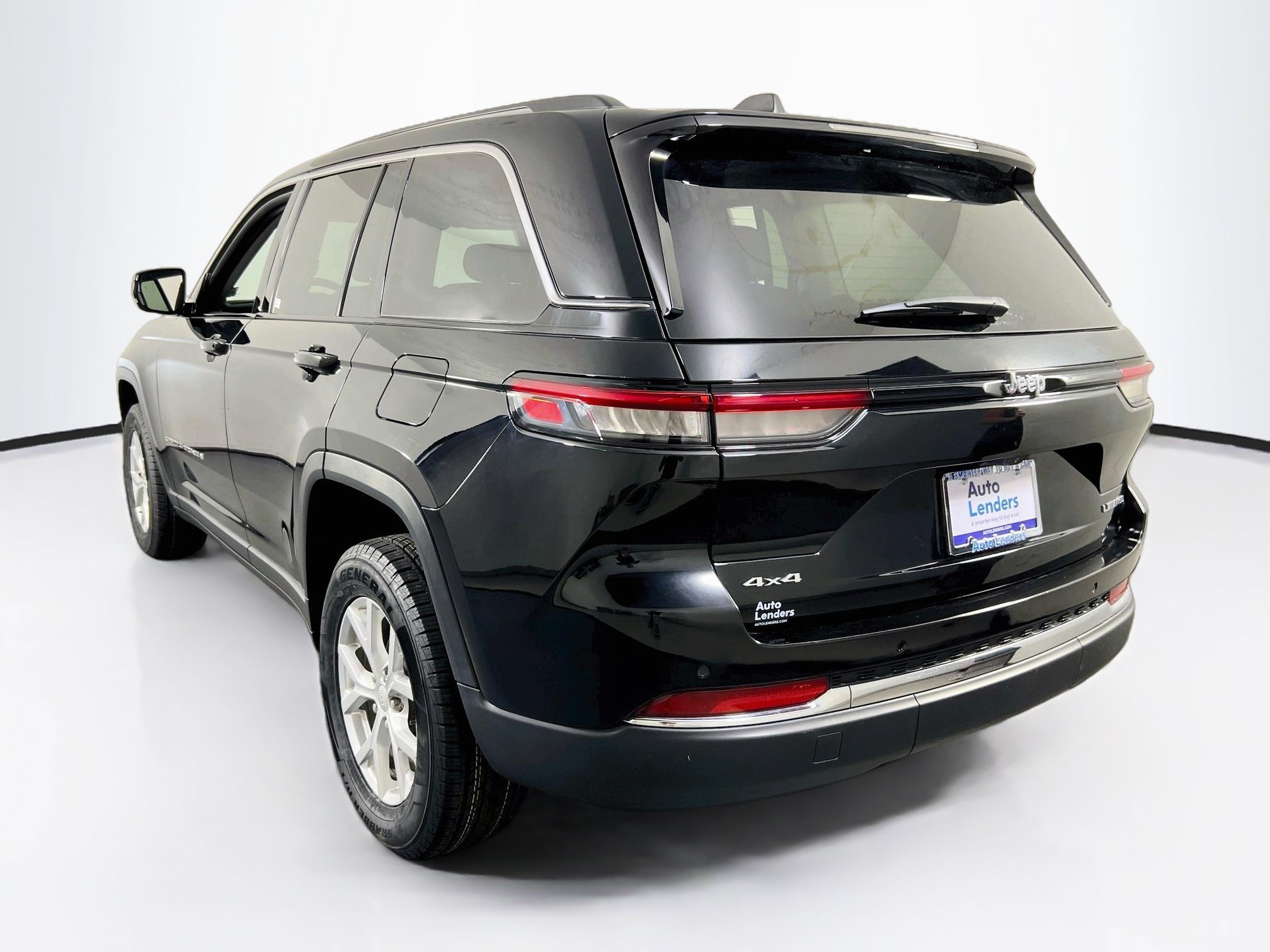Used 2023 Jeep Grand Cherokee Limited AWD/4WD image 7