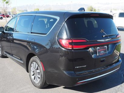 Used 2023 Chrysler Pacifica Limited