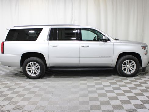 Used 2020 Chevrolet Suburban LT AWD/4WD image 31