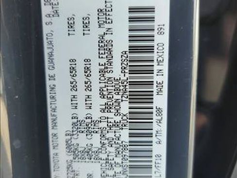 Used 2025 Toyota Tacoma SR5 AWD/4WD image 21