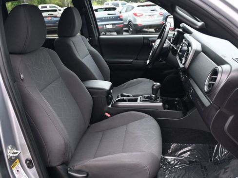 Used 2016 Toyota Tacoma TRD Off-Road w/ Towing Package image 16