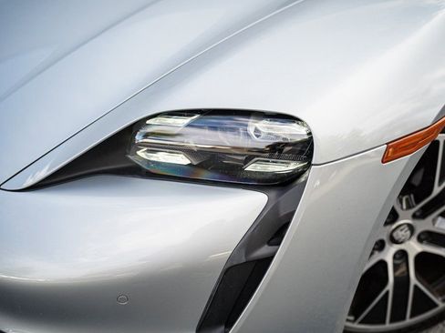 Used 2021 Porsche Taycan 4S w/ Premium Package image 4