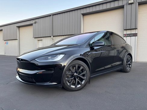 Used 2023 Tesla Model X AWD/4WD image 5