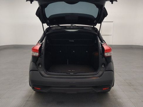 Used 2019 Nissan Kicks SR w/ SR Premium Package FWD image 29