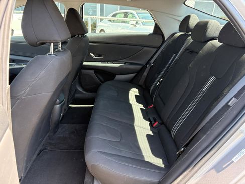 Used 2024 Hyundai Elantra SEL w/ Convenience Package image 15