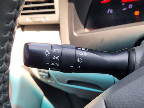 Used 2010 Toyota Camry XLE FWD image 21