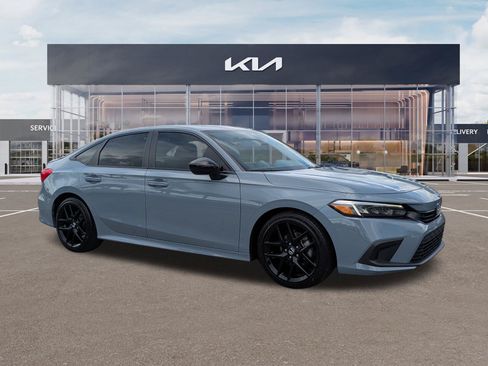 Used 2024 Honda Civic Sport image 2