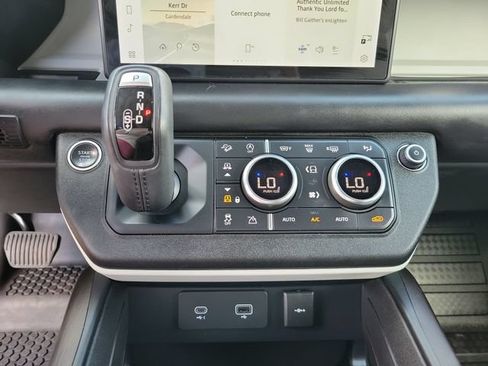 Used 2021 Land Rover Defender 110 X-Dynamic HSE AWD/4WD image 24