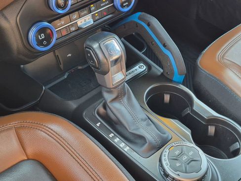 Used 2023 Ford Bronco Outer Banks AWD/4WD image 12