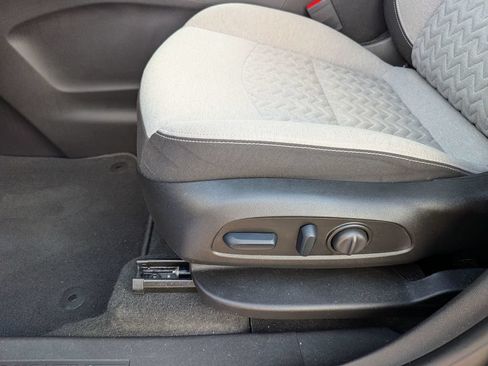 Used 2024 Chevrolet Equinox LT FWD image 16