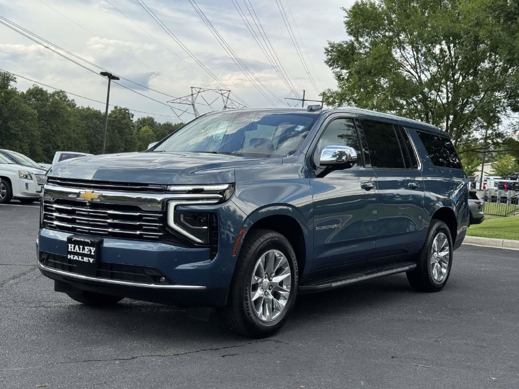 Used 2025 Chevrolet Suburban Premier AWD/4WD image 26