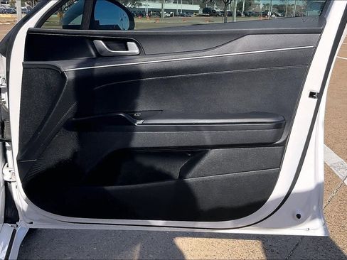 Used 2022 Kia K5 LXS image 27