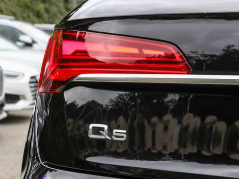 Used 2023 Audi Q5 2.0T Premium w/ Convenience Package image 11