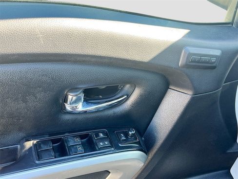 Used 2018 Nissan Titan SL image 17