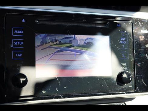 Used 2017 Toyota Corolla LE image 16