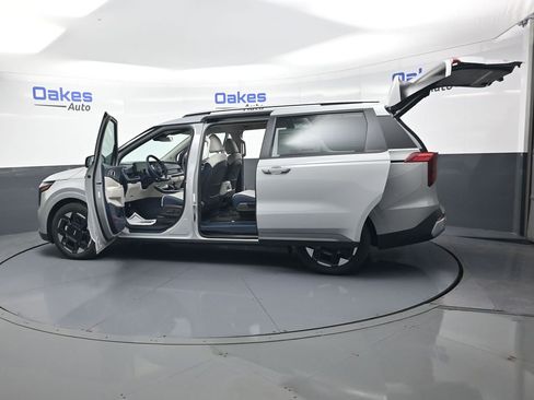 New 2026 Kia Carnival EX FWD image 57