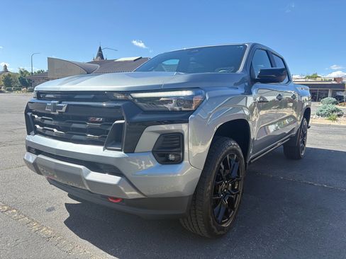 Used 2024 Chevrolet Colorado Z71 w/ LPO, Dark Essentials Package AWD/4WD image 13