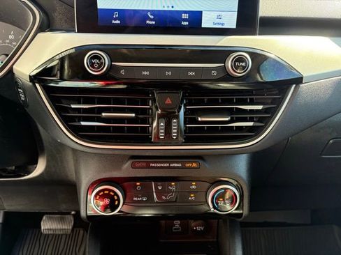 Used 2022 Ford Escape SE image 22