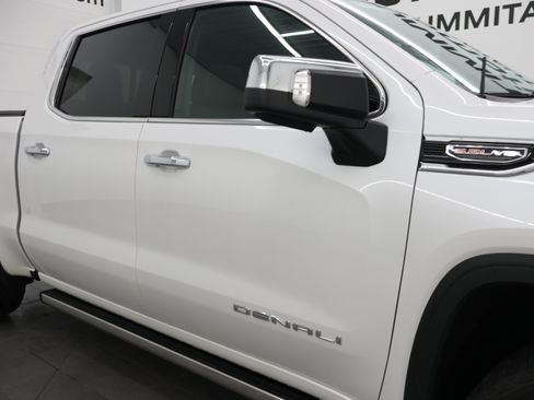 Used 2022 GMC Sierra 1500 Denali w/ Denali Premium Package AWD/4WD image 27
