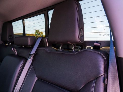 Used 2022 Chevrolet Silverado 1500 LTZ w/ LTZ Premium Package AWD/4WD image 22