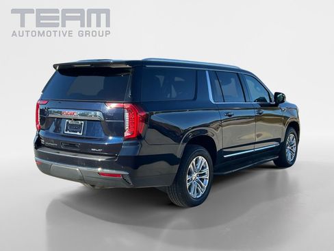 Used 2023 GMC Yukon XL SLT image 7