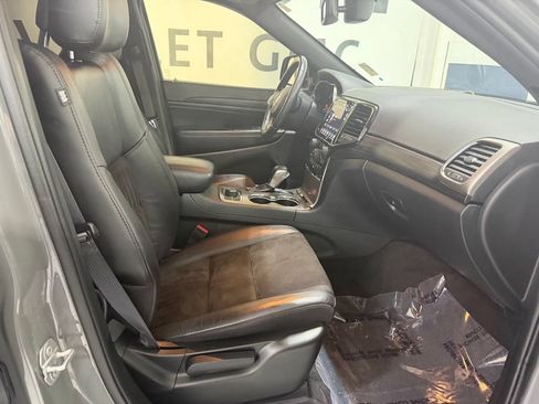 Used 2022 Jeep Grand Cherokee Laredo X AWD/4WD image 30