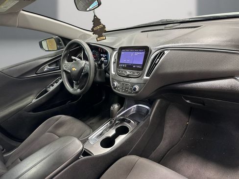 Used 2020 Chevrolet Malibu LT FWD image 16