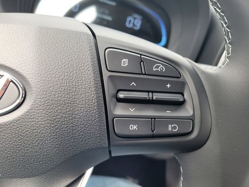 New 2025 Hyundai Venue SEL image 18