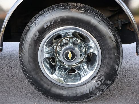 Used 2022 Chevrolet Silverado 3500 LT AWD/4WD image 45