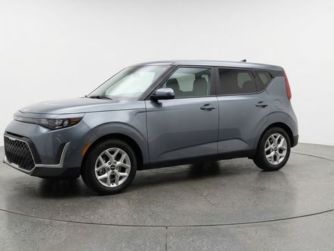 Used 2025 Kia Soul LX w/ LX Technology Package FWD image 3
