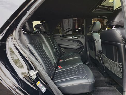 Used 2018 Mercedes-Benz GLE 350 w/ Premium 1 Package image 32