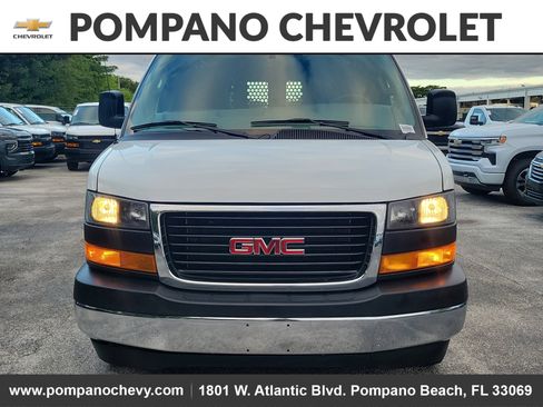 Used 2024 GMC Savana 2500 w/ Driver Convenience Package image 8
