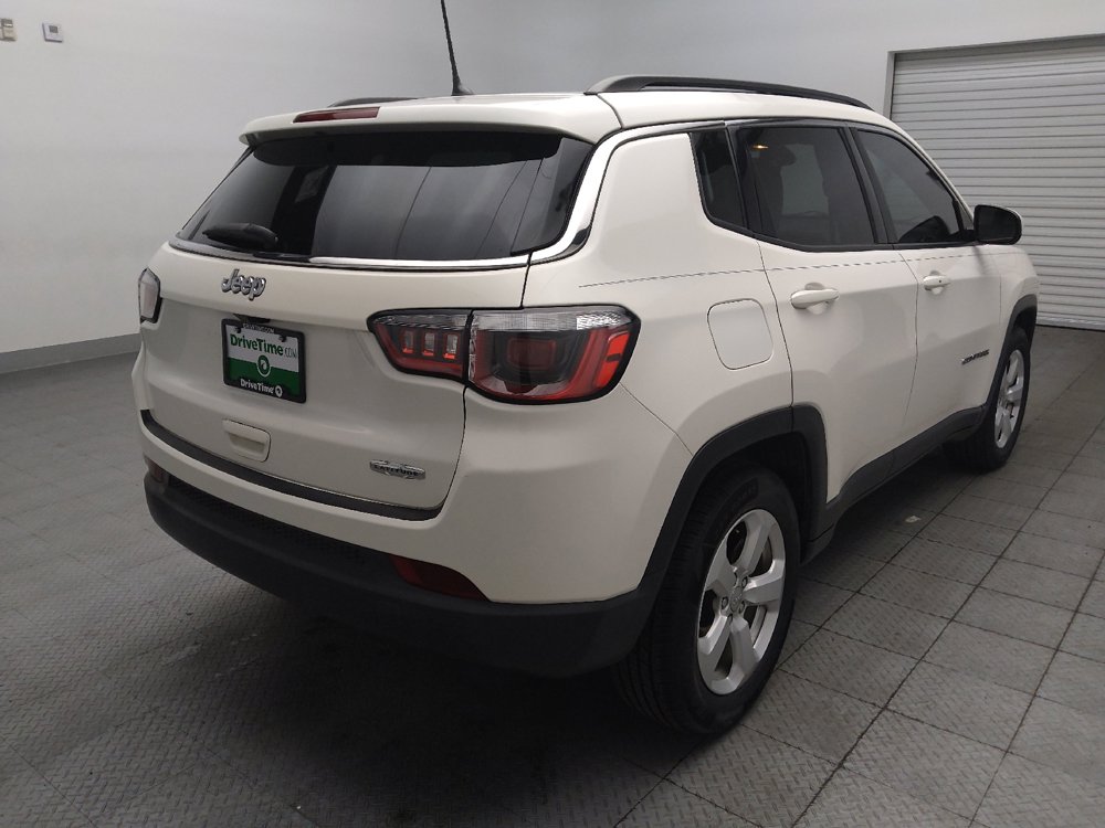 Used 2017 Jeep Compass Latitude FWD image 9
