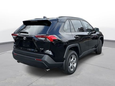Used 2024 Toyota RAV4 XLE w/ Convenience Package image 5