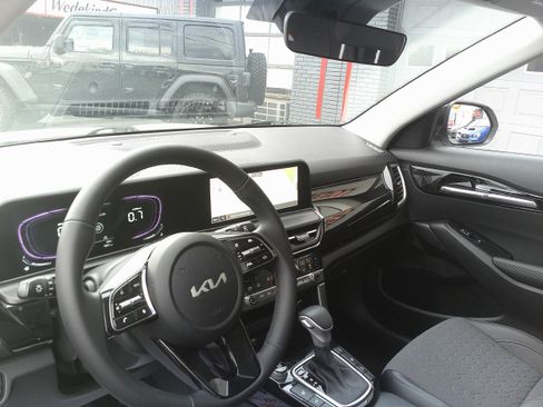 Used 2025 Kia Seltos S image 20
