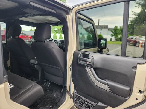 Used 2017 Jeep Wrangler Unlimited Sport w/ Quick Order Package 24S AWD/4WD image 43