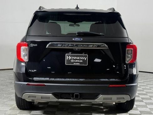 Used 2023 Ford Explorer XLT w/ Equipment Group 202A RWD image 7