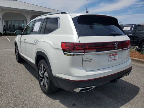 Used 2025 Volkswagen Atlas SEL AWD/4WD image 3