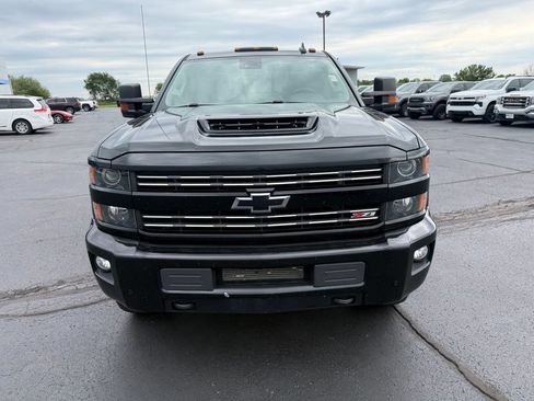 Used 2019 Chevrolet Silverado 2500 LTZ w/ Midnight Edition AWD/4WD image 4