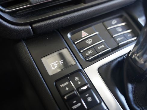 Used 2020 Porsche Macan AWD/4WD image 24