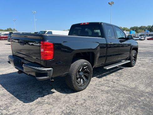 Used 2018 Chevrolet Silverado 1500 Custom w/ Custom Value Package AWD/4WD image 5